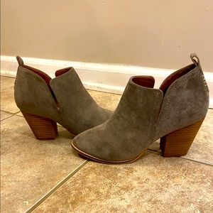 Side Slit Ankle Boots